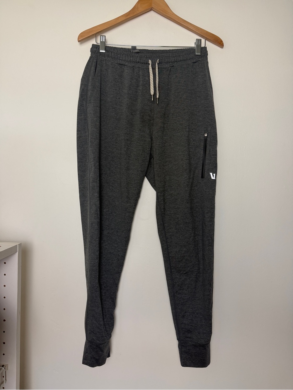 Vuori Men's Charcoal Jogger Pants